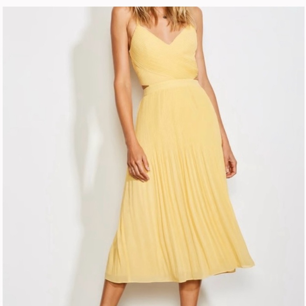 ALI & JAY Yellow Pleated Midi Dress